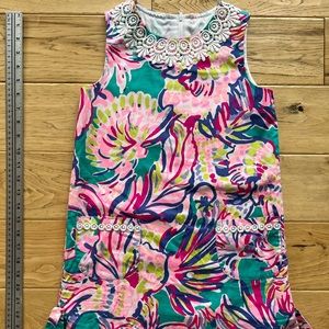 Lilly Pulitzer Dress Kids size 8 vibrant tropical colors, embroidered details.